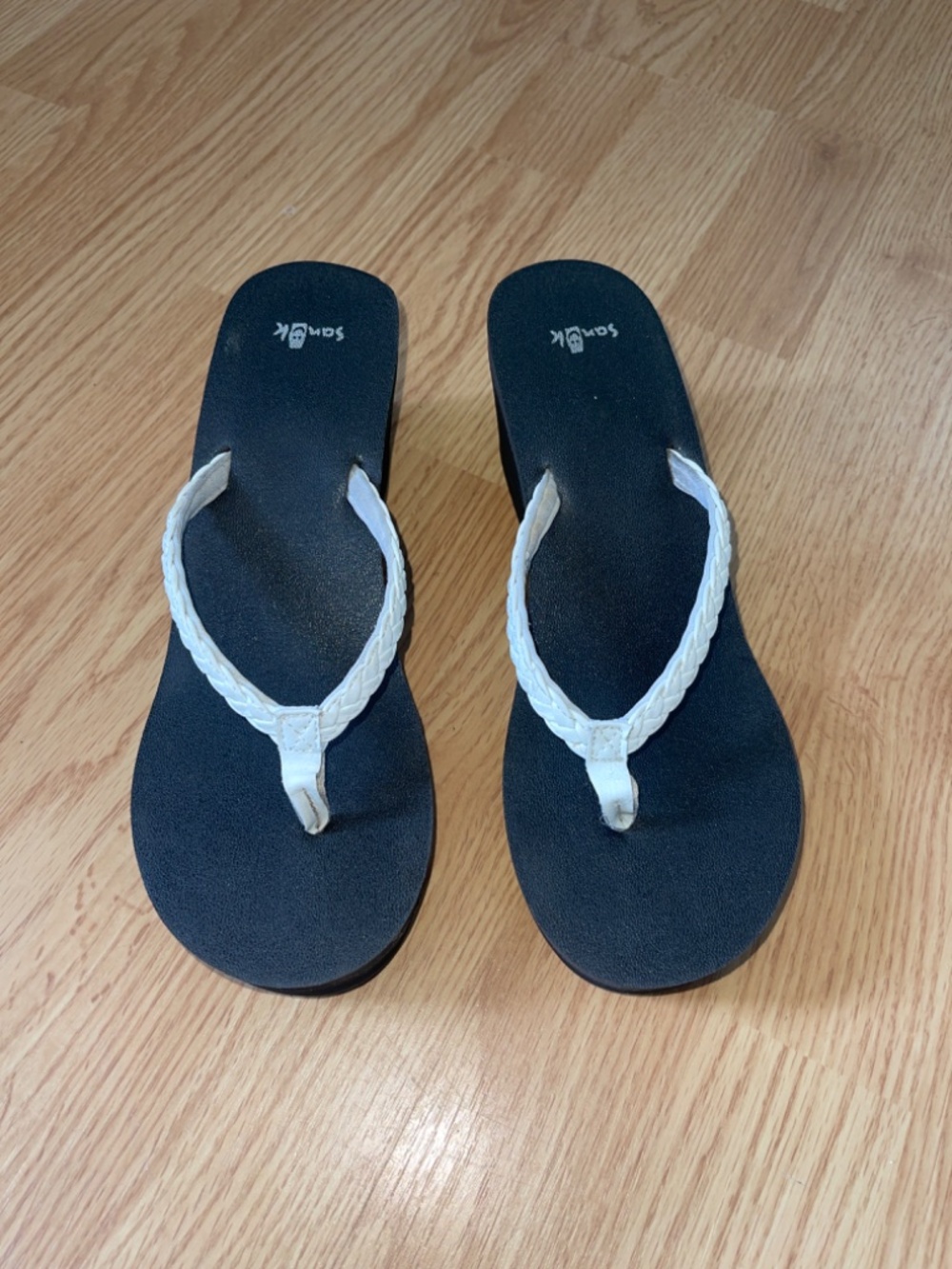Sanuk Black Wedge w/ With Leather Braid Strap Slip On Thong Toe Sandals Size 8 - Picture 2 of 9